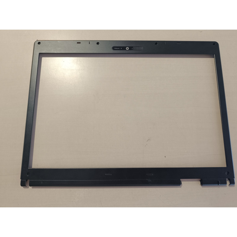 Cadre écran EVERTRADE24-46522-20 pour BELL EASYNOTE - Occasion